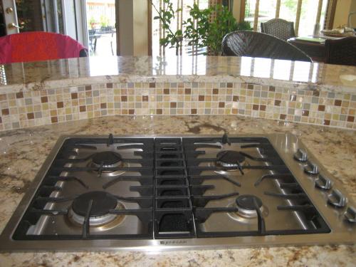 HP Tile & Design - Kitchens