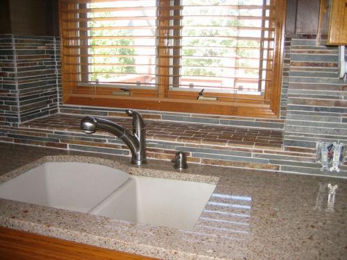 HP Tile & Design - Kitchens
