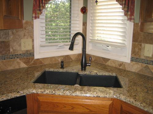 HP Tile & Design - Kitchens