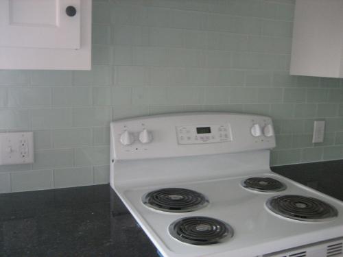 HP Tile & Design - Kitchens